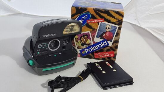 Polaroid 600 Instant Camera